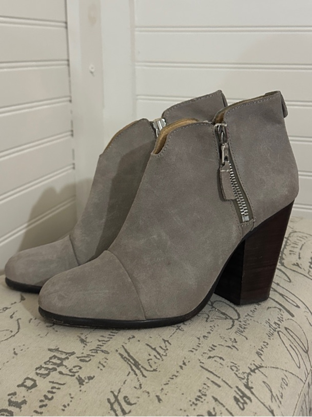 Rag & Bone 36 Women's Taupe Suede Block Heel Ankle Booties